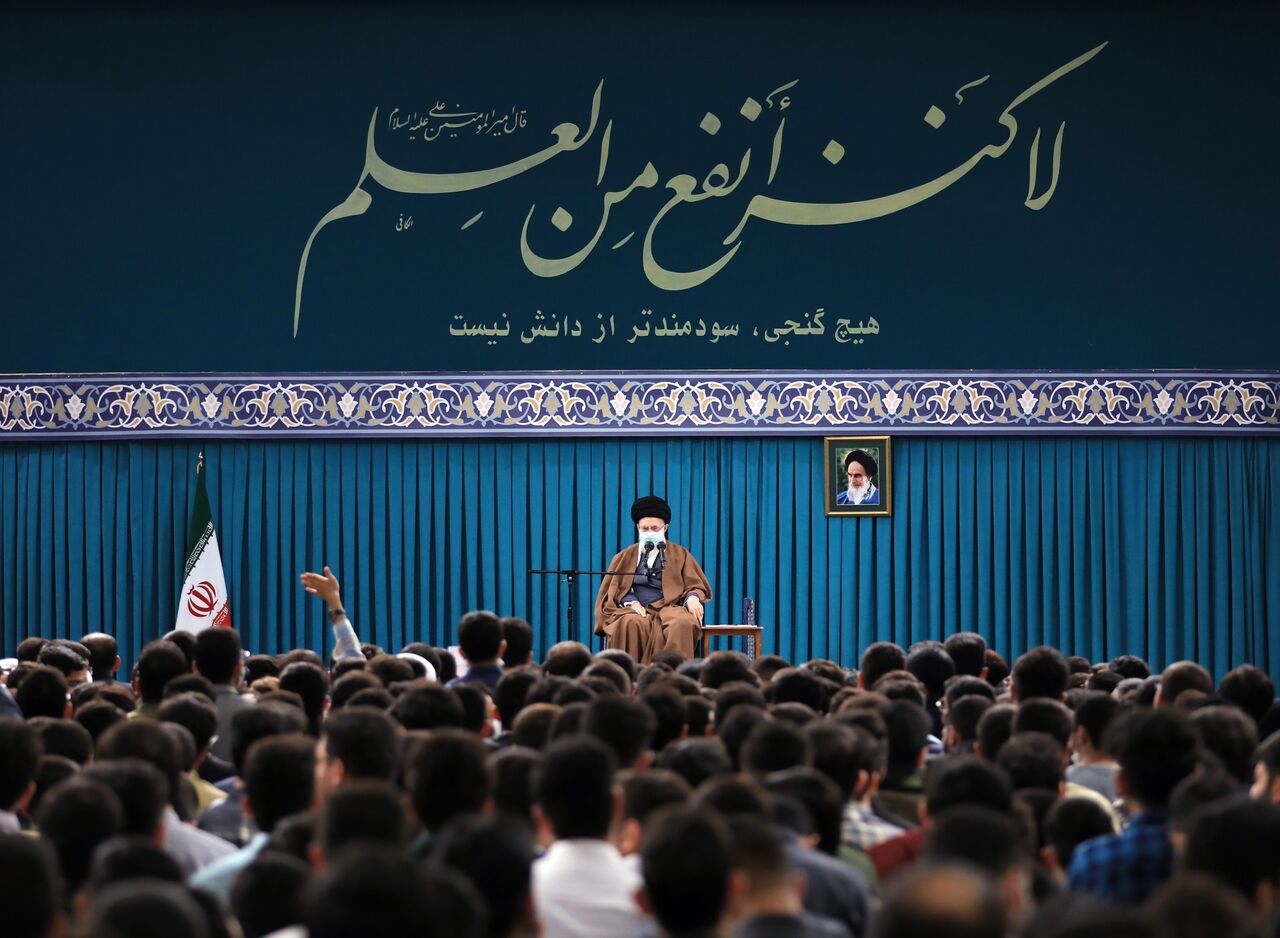 Rendre la nation iranienne pessimiste d’elle-même : principale stratégie des ennemis (Leader)