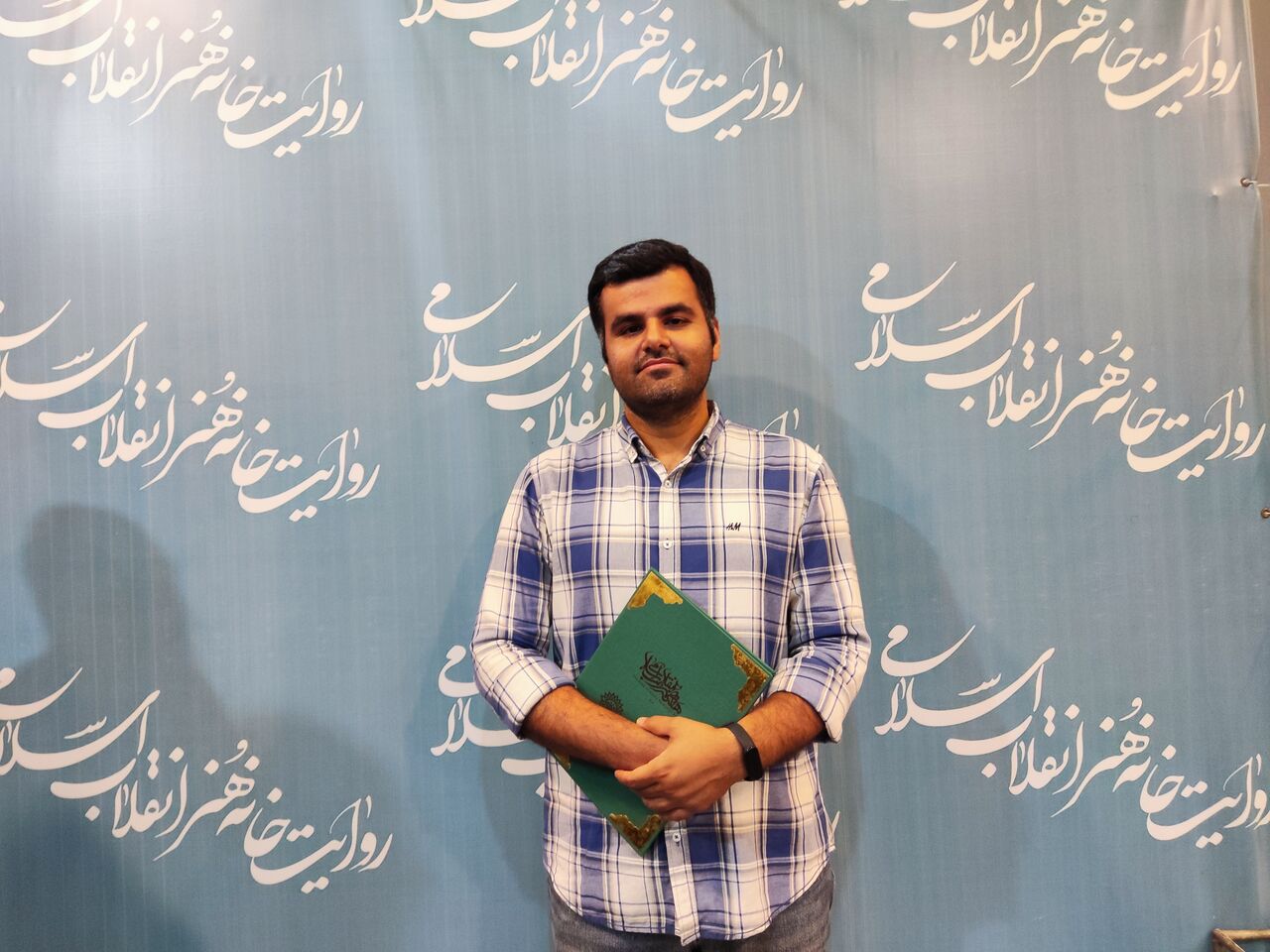 عکاس ایرنای خوزستان شایسته تقدیر در بخش "هنرمند سال هنر انقلاب اسلامی"