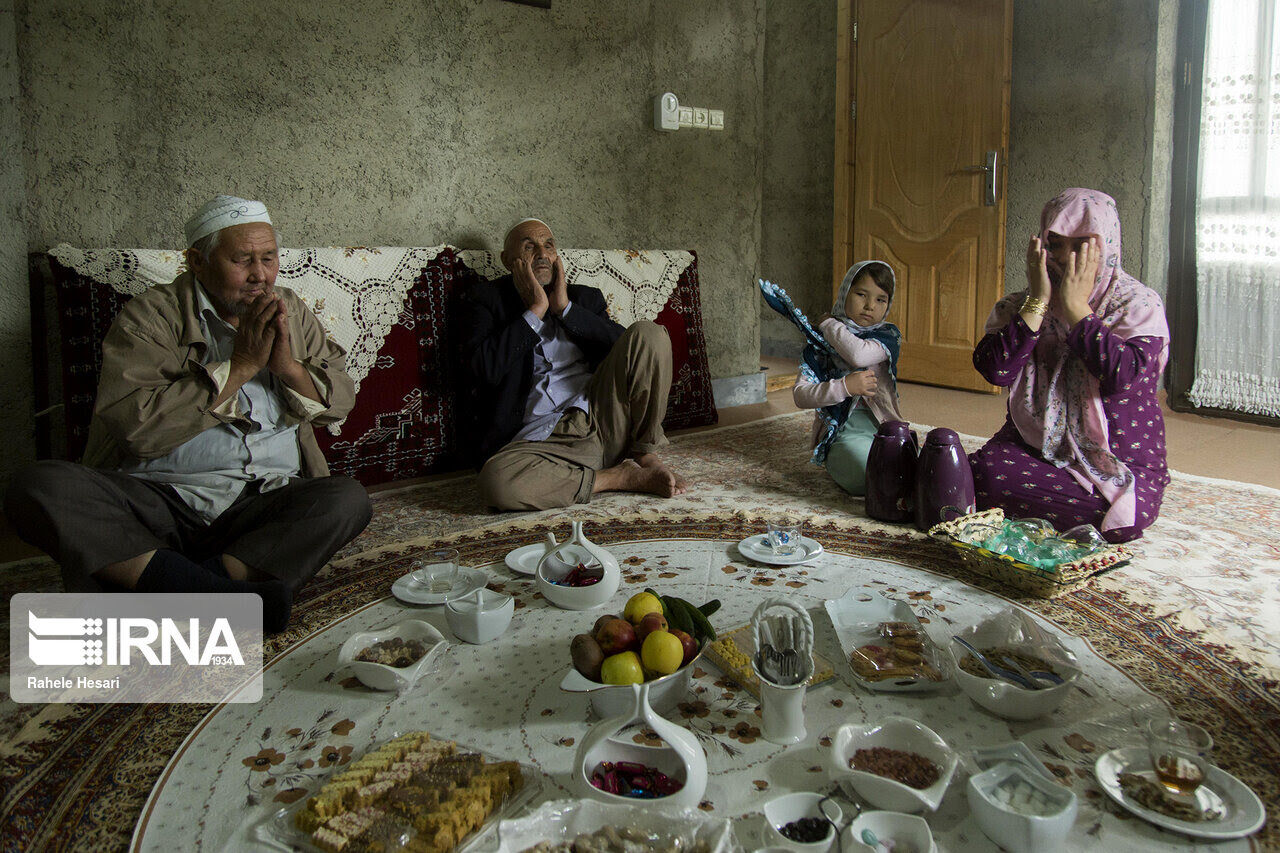 آیین‌های عید فطر در گلستان؛ گسترانیدن سفره‌ پذیرایی و صله رحم برای زدودن زنگار دل