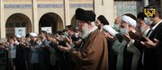 El ayatolá Jamenei dirige la oración de Eid al-Fitr en Teherán