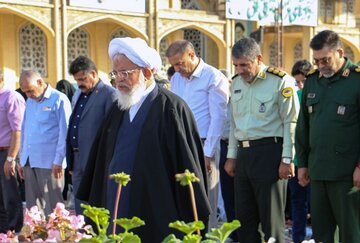 امام جمعه یزد: همبستگی و وحدت مسلمانان از برکات ماه رمضان و عید فطر است