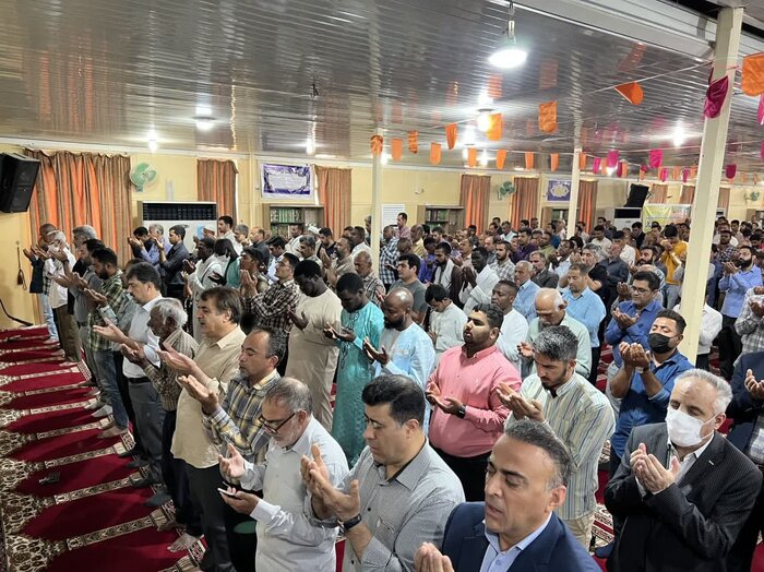 شکوه عبودیت خدا در نماز عید فطر جزیره نشینان قشم
