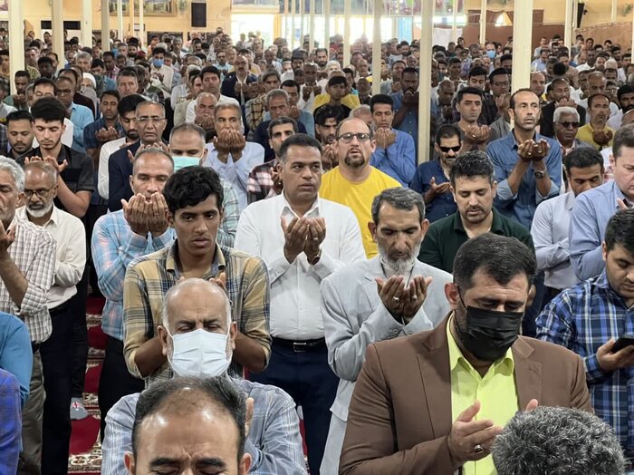 شکوه عبودیت خدا در نماز عید فطر جزیره نشینان قشم