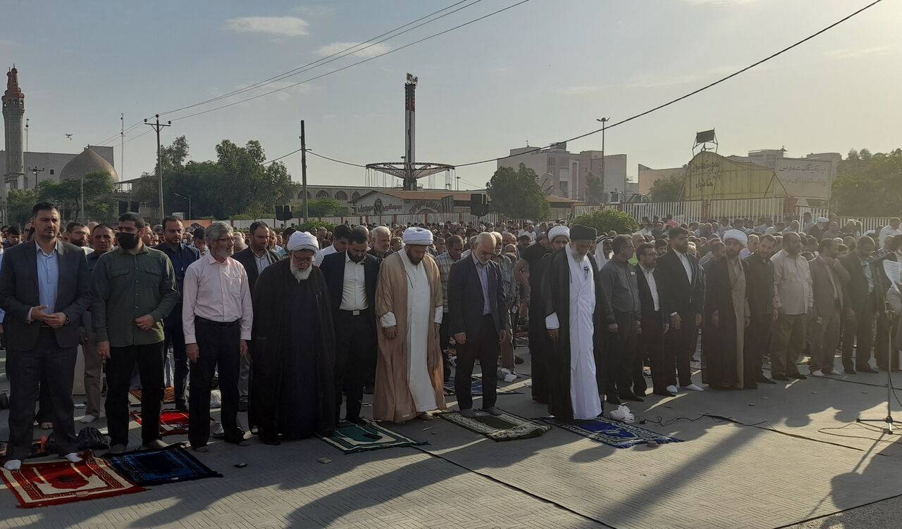 نماز عید سعید فطر در اهواز و دیگر مناطق استان خوزستان اقامه شد