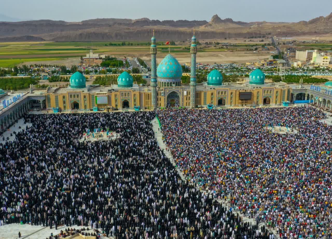 فیلم | اقامه با شکوه نماز عید سعید فطر در مسجد مقدس جمکران 