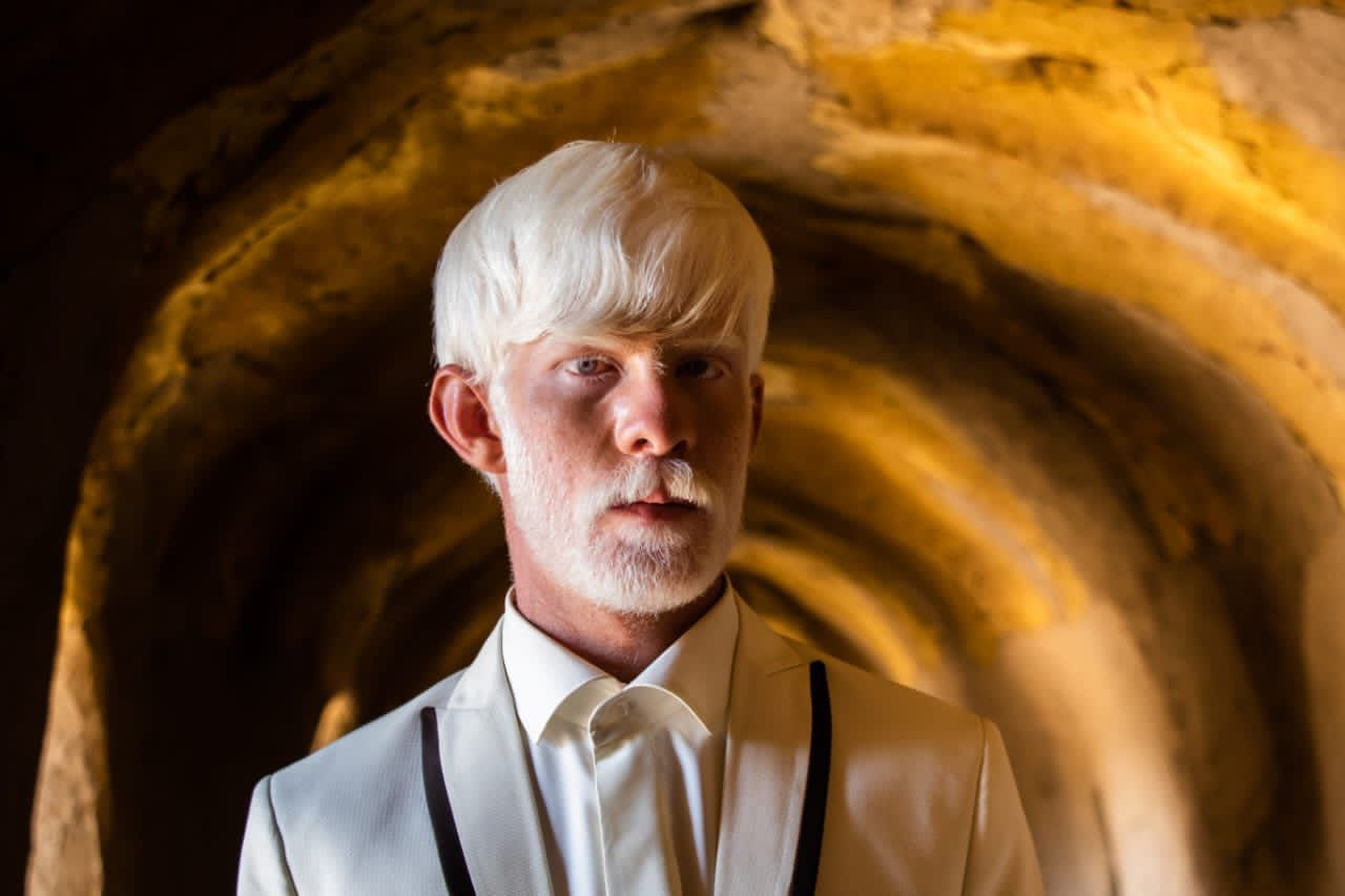 برای نقش اول «رویای کاغذی» از یک بازیگر زال واقعی استفاده کردیم 3 برای نقش اول «رویای کاغذی» از یک بازیگر زال واقعی استفاده کردیم