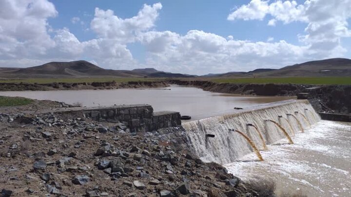 عملیات آبخیزداری در ۳۵۰ هزار هکتار اراضی همدان اجرا شد