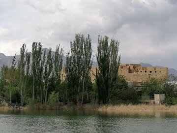 قلعه ۲ هزارساله" طرق رود" اصفهان ، گمشده در غبار فراموشی و بی مهری