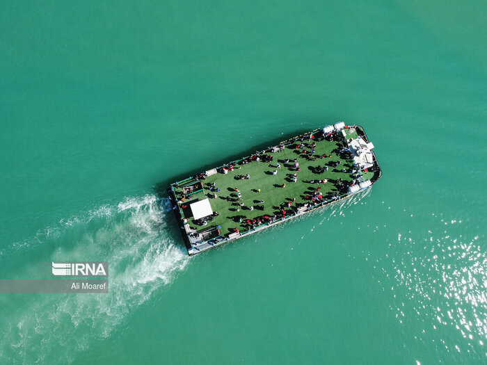 فصل جدید گردشگری دریایی در مازندران/ سفر هیجانانگیز مسافران در خزر با کشتی تفریحی