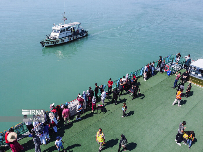 فصل جدید گردشگری دریایی در مازندران/ سفر هیجان‌انگیز مسافران در خزر با کشتی تفریحی