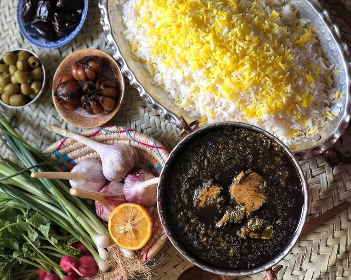 معلولان در مسابقه آشپزی رقابت میکنند/ پخت کلمپلو شیرازی و شامیکباب رودباری