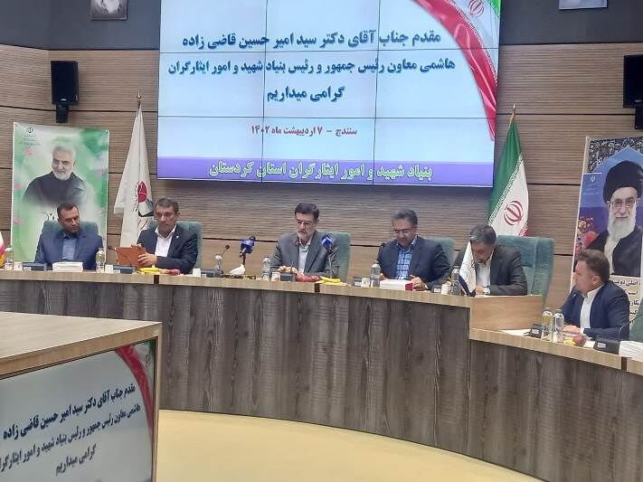 قاضی زاده هاشمی:کارآفرینان جامعه ایثارگری در کشور شناسایی شوند