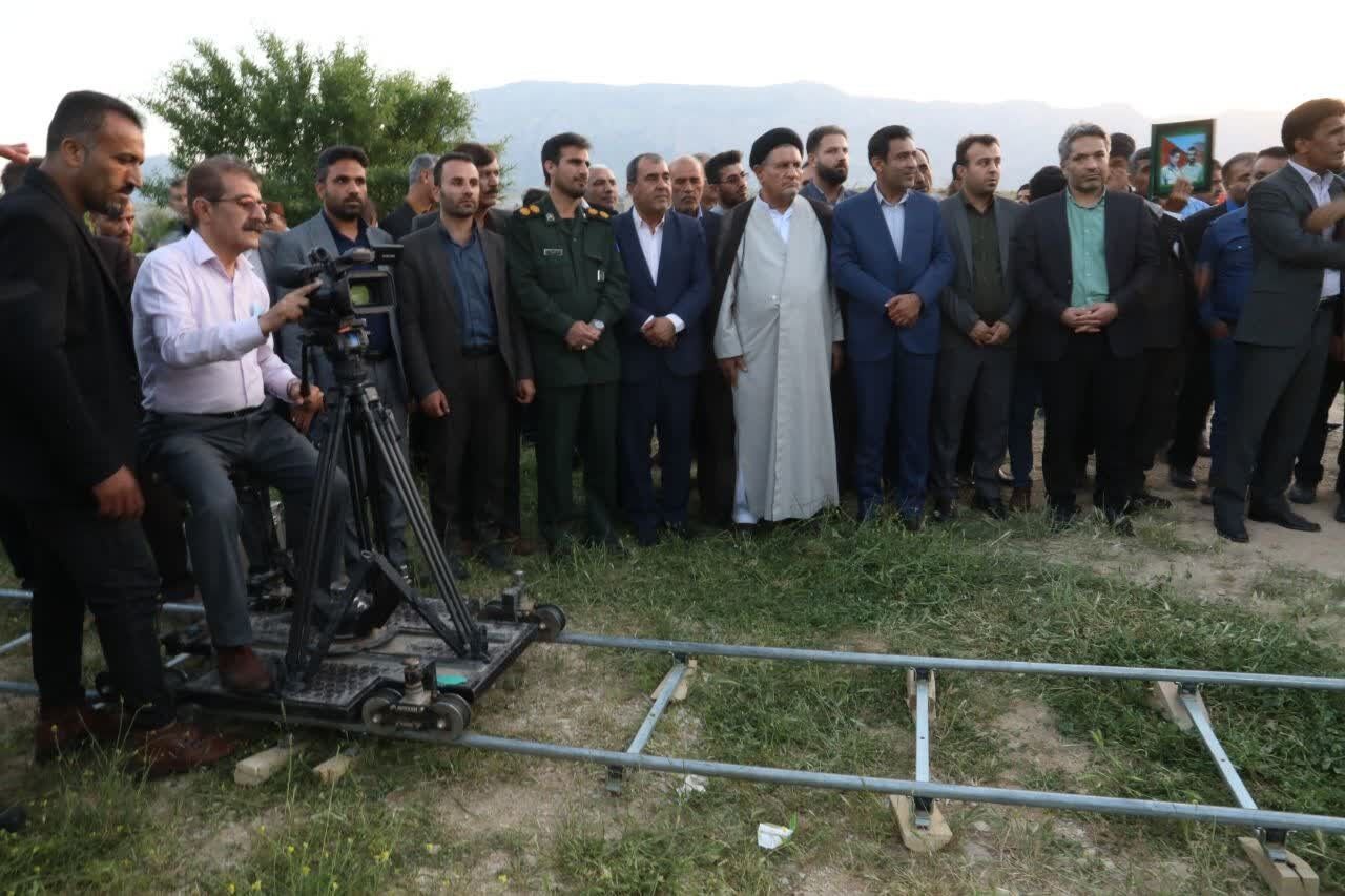 هنرمندان زیبایی‌های دفاع مقدس را به تصویر می‌کشند