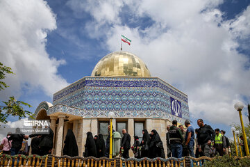 Iran FM visits Lebanon's Maroun El Ras near border with Israel
