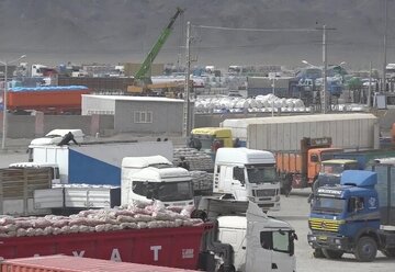 تجهیزات پیمانکار طرح نهضت ملی مسکن در اراک توقیف شد 