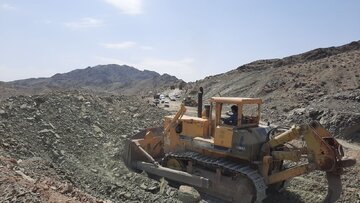 عملیات ساخت محور حرمه - حاجی آباد شهرستان فاریاب آغاز شد