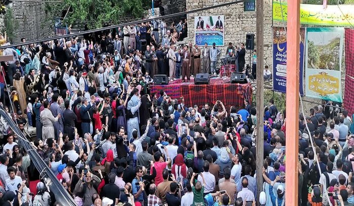 از کرمانشاه تا «باینگان» همراه با نوای دف‌نوازان