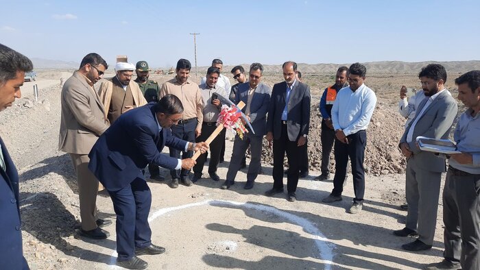 عملیات ساخت محور حرمه - حاجی آباد شهرستان فاریاب آغاز شد