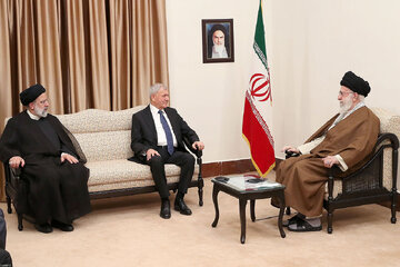 Le développement de la coopération bilatérale sert les intérêts de l'Iran et de l'Irak (le Leader)