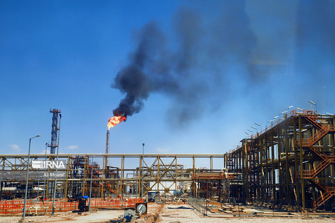 Pres Raisi opens major gas flaring project in southwestern Iran