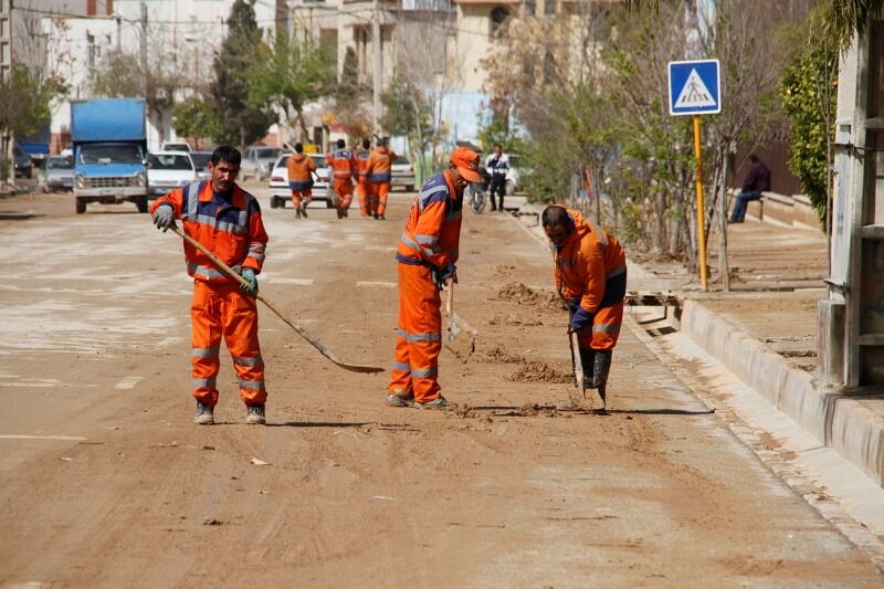 محله‌های سیل‌زده بجنورد پاکسازی شد