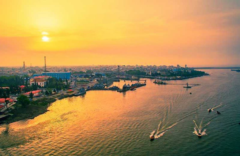 زیباترین سواحل ایران برای شنا و استراحت