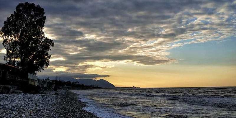 زیباترین سواحل ایران برای شنا و استراحت