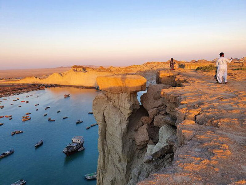 زیباترین سواحل ایران برای شنا و استراحت