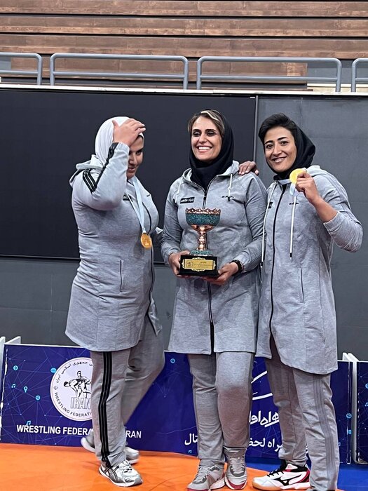 گلایه عضو تیم کشتی آلیش بانوان از مسئولان فدراسیون؛ «در پرداخت هزینه دانشگاه ماندهام»