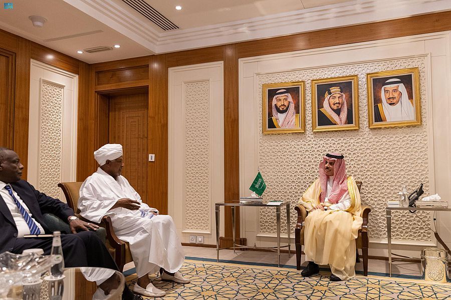 رایزنی وزیر خارجه عربستان با رئیس شورای حاکمیت انتقالی سودان در ریاض