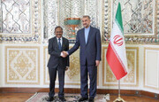 Глава МИД Ирана провел встречу с советником премьер-министра Индии
