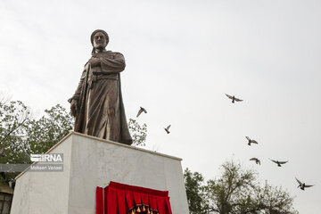 Persian poet 'Saadi' sculpture unveiled in Tehran