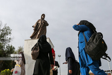 Persian poet 'Saadi' sculpture unveiled in Tehran