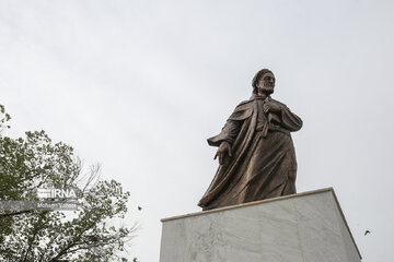 Persian poet 'Saadi' sculpture unveiled in Tehran