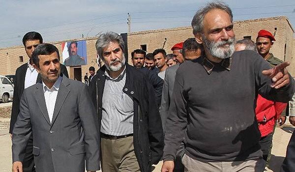 پدرم درآمد تا آدم فرهنگی باشم، مگر دیوانهام خودم را سیاسی کنم