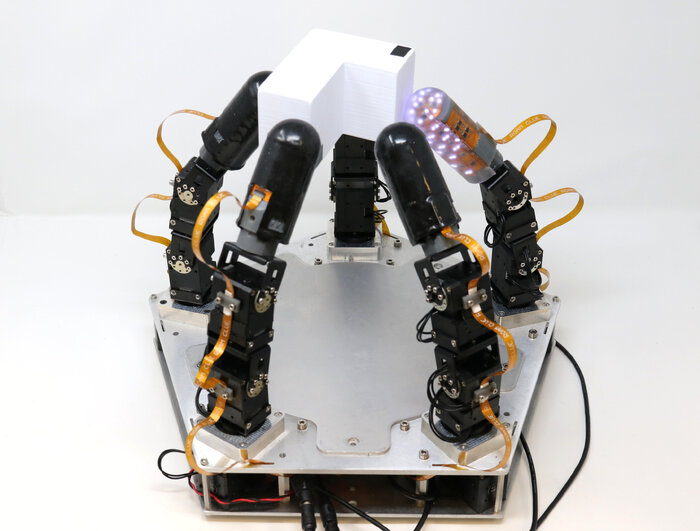 دست رباتی چالاک قادر به کار کردن حتی در تاریکی است + فیلم