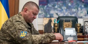 فرمانده کل نیروهای مسلح اوکراین به دستور زلنسکی برکنار شد