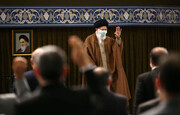 Eine Gruppe von Lehrern des Landes trifft sich mit Ayatollah Khamenei