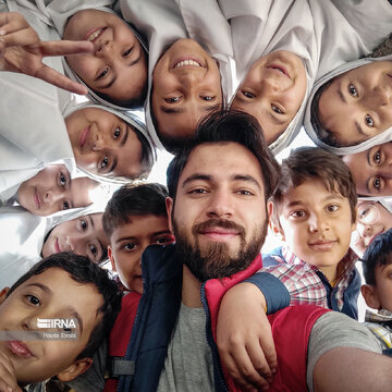 A teacher releases selfies on the eve of Teachers’ Day