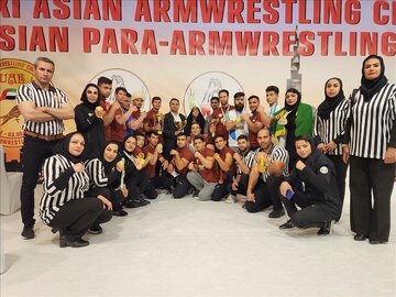 Bras de fer: une femme iranienne remporte la médaille d'or au championnat d'Asie