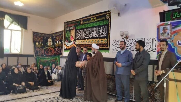 معلمان با تربیت دانشآموزان آینده درخشانی برای کشور رقم میزنند