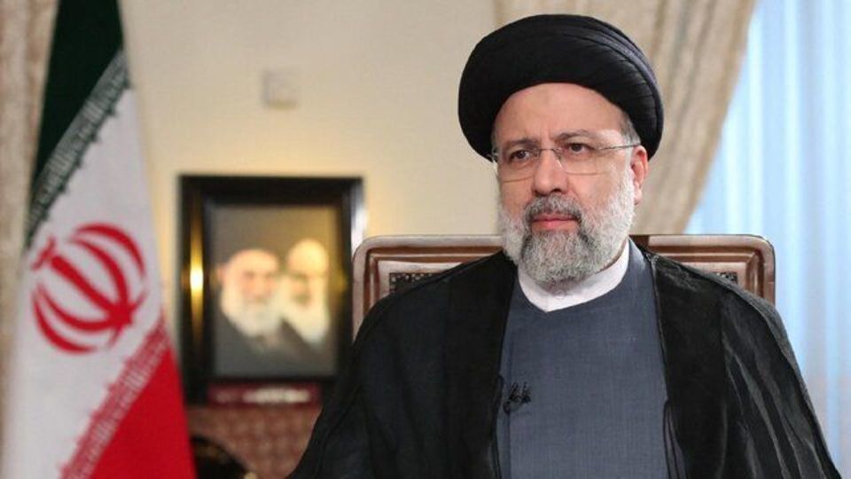 Враг нацелился на факторы силы Ирана, заявил Раиси
