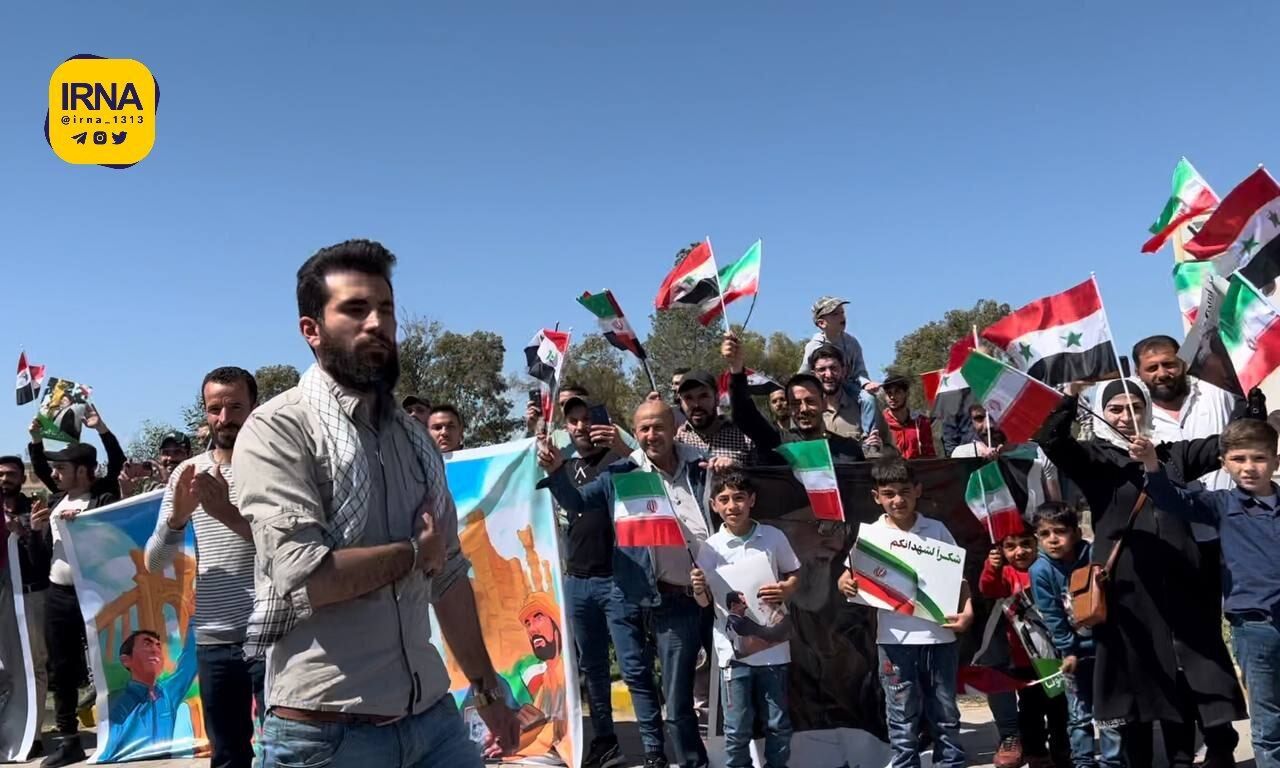 شام میں ایران کے صدر کی آمد کے بعد شامی عوام کے پرجوش استقبال کے مناظر