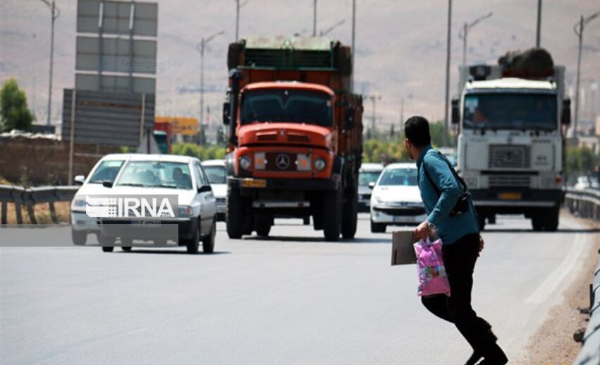 جولان وسائل نقلیه سنگین در خیابان‌های گناباد