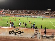 اعتراض کرمانی‌ها به سوت‌های جنجالی داور بازی فوتبال مس و تراکتور 