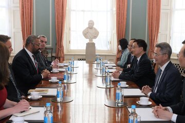 رایزنی مقامات ارشد انگلیس و چین درباره توسعه روابط اقتصادی