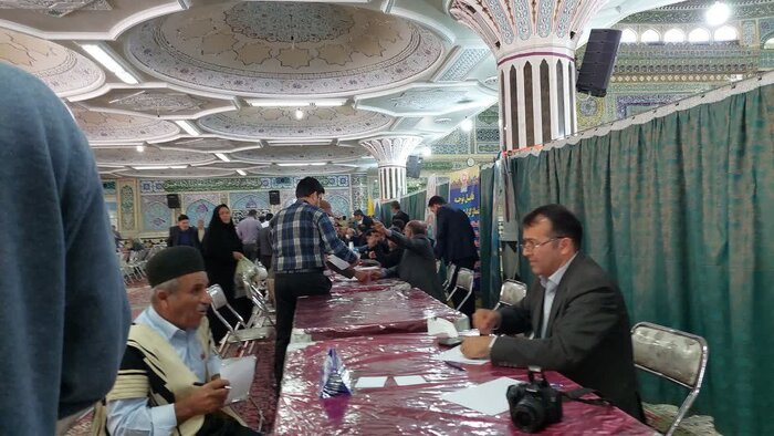 میزخدمت دستگاههای اجرایی در میعادگاههای نماز جمعه چهارمحال و بختیاری برپا شد