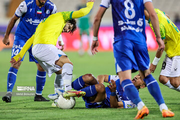 Esteghlal F.C. vs Sanat Naft Abadan F.C.