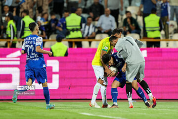 Esteghlal F.C. vs Sanat Naft Abadan F.C.