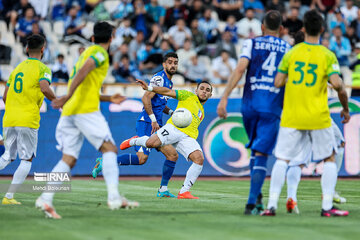 Esteghlal F.C. vs Sanat Naft Abadan F.C.